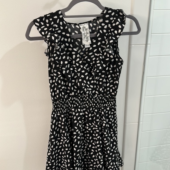 Sadie & Sage XS dress. Black with white asymmetrical dots. Rarely worn. - Picture 4 of 7